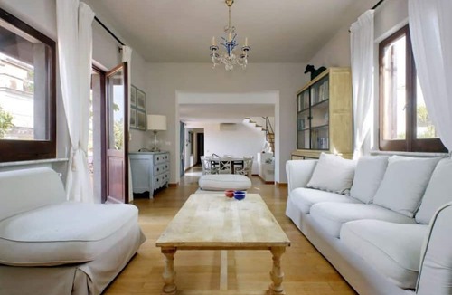 Rione III Colonna Apartment | TreasureRome Spanish Steps Penthouse