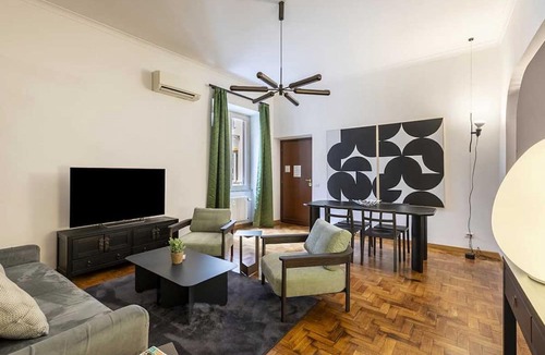 Rione IV Campo Marzio Apartment | We are in the most elegant and prestigious district of Rome, because Via Bocca di Leone is a side street of the world-famous Via Condotti, where you can find the most important haute couture fashion boutiques and jewelry stores, and n