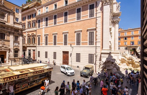 Rione II Trevi Apartment | Spacious apartment, three bedrooms, three private bathrooms at the Fountain