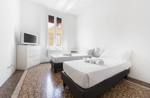 Historic Center Apartment | UR-NEST Battisti 2 Deluxe