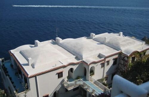 Praiano Apartment | Apartment overlooking the sea with private terrace, private access to the sea.