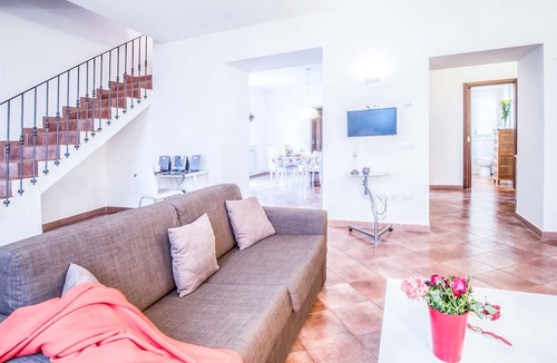 Sorrento City Centre Apartment | AMORE RENTALS - Maison Palazzo Correale with Air Conditioning