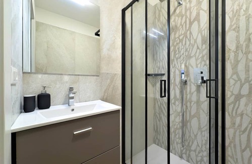 Bolognina Apartment | Carracci Loft, central station