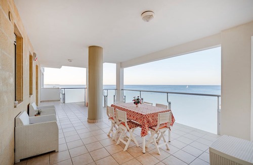 Municipio 3 Apartment | Rosato 60-Sea View Apartment with Terrace, Wi-Fi, and Air Conditioning