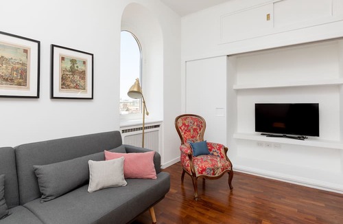 Rome City Centre Apartment | Penthouse with Terrace, Pantheon and 360° City views! Walk to all attractions