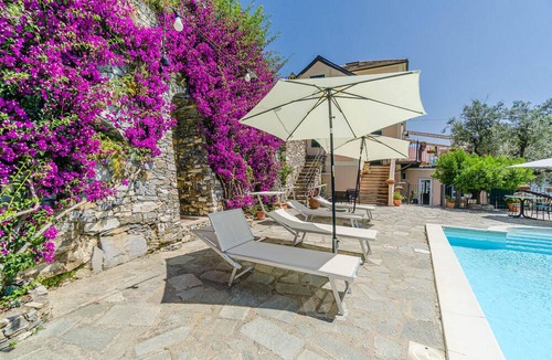 Recco Apartment | Stunning apartment in Recco with kitchen