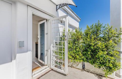 Cassia Apartment | Apartment with a view near Ospedale St Pietro