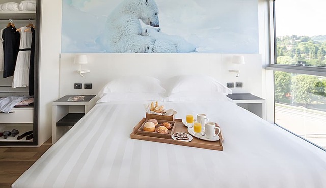 Life Hotel