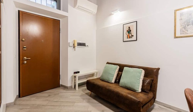 Moderno Loft nel Cortile di un Casale Storico