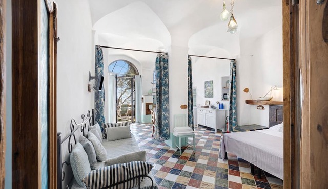 Apartment 'Lavanda' with Sea View, Garden, and Wi-Fi