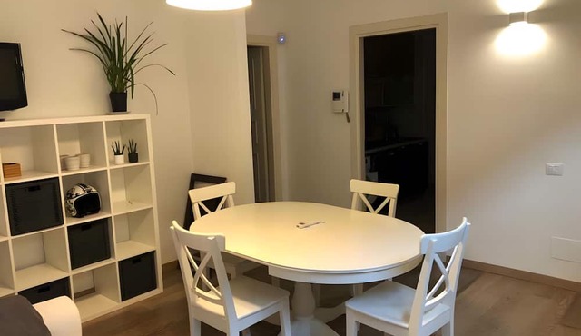 ‘Papavero Porta San Agostino’ Apartment with Wi-Fi and Air Conditioning