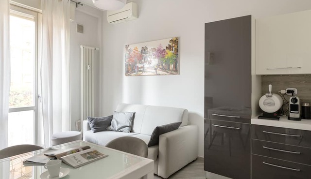 MILANO ADORABLE HOME - a cute apartment in Milan city centre: 2 BDR, 4 guests