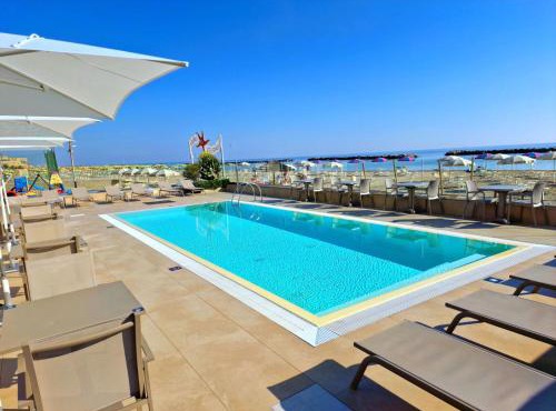 You & Me Beach Hotel - Adults Friendly